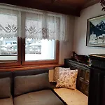 Valbella アパート *